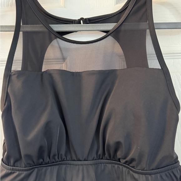 😊Venus Swim Dress size 14😊 black , tummy slimming panel mesh overlay - Picture 2 of 8